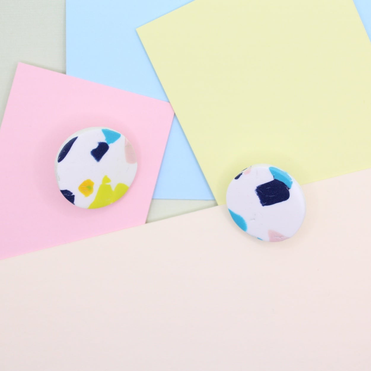 No Waste Coin Size Polymer Studs - Terrazzo Marbled Effect